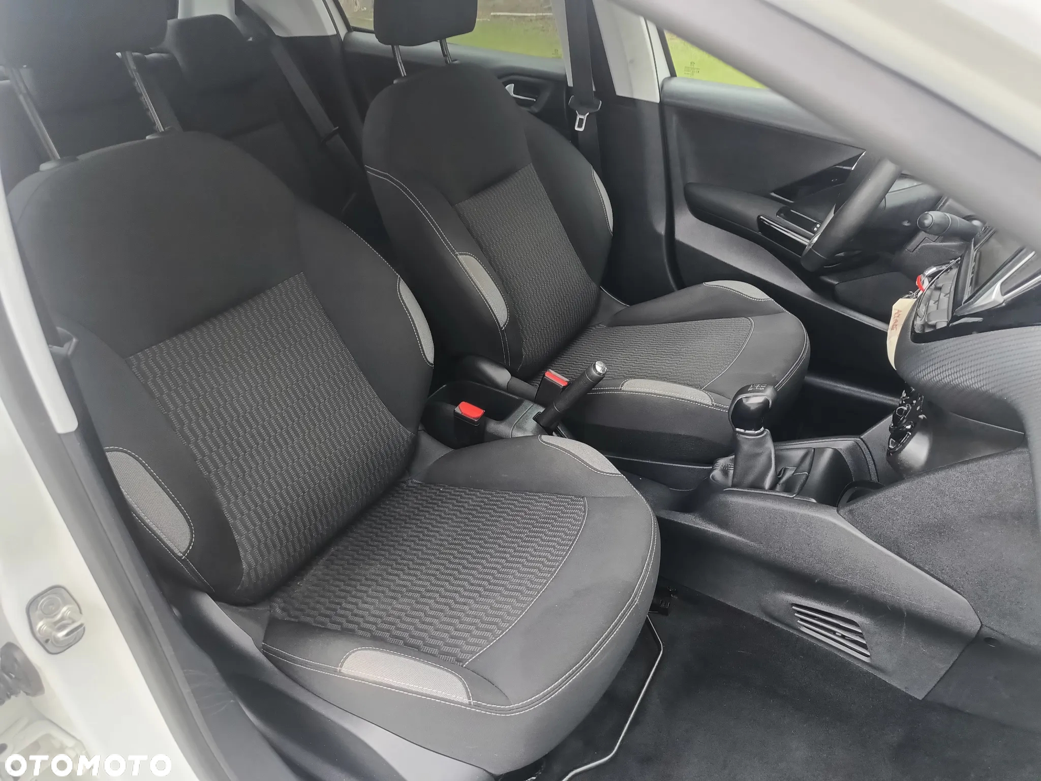 Peugeot 208 e-HDi 92 Stop&Start Style - 13