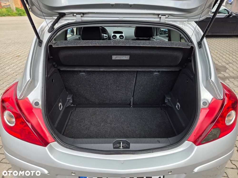 Opel Corsa 1.4 16V Edition 150 - 28