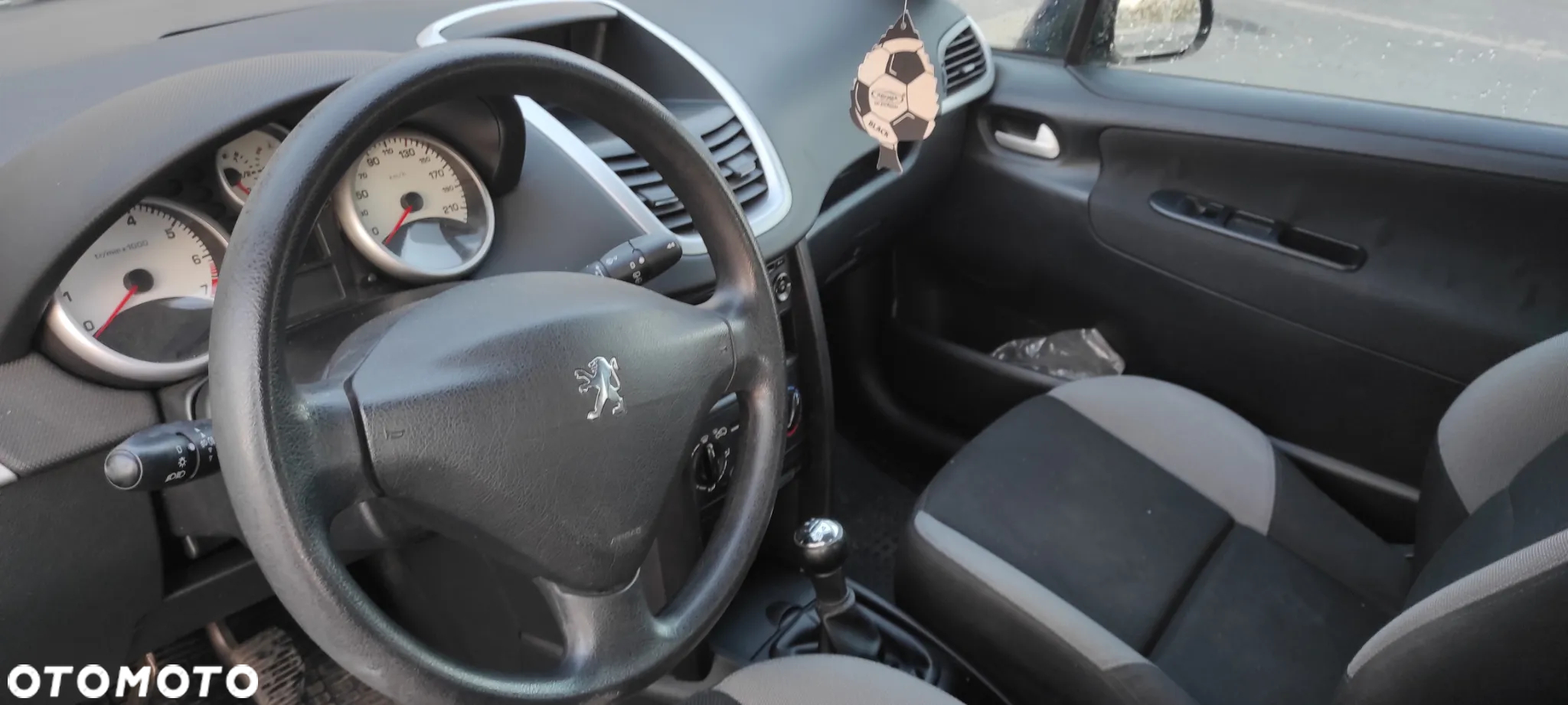 Peugeot 207 1.4 16V Trendy - 10