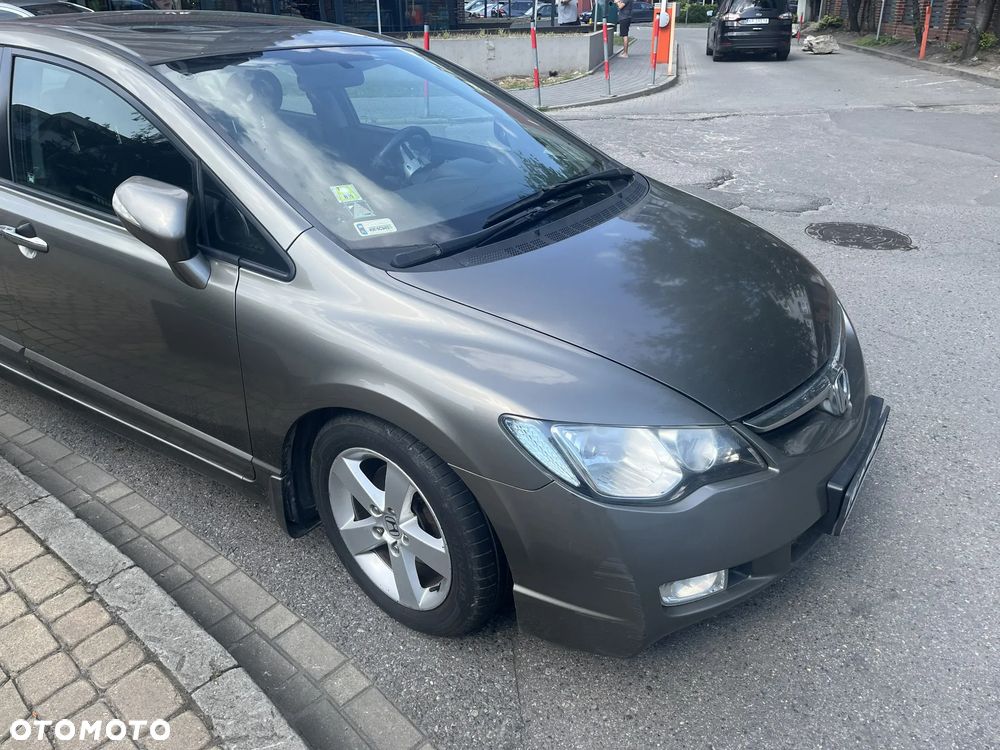 Honda Civic 1.8 Executive - 19