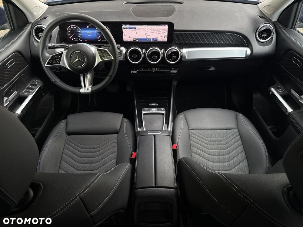 Mercedes-Benz GLB - 16