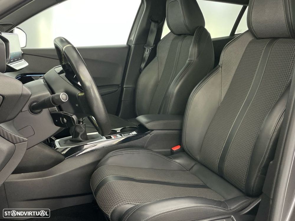 Peugeot 2008 1.2 PureTech GT - 20