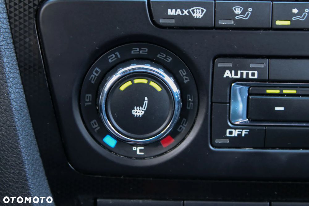 Skoda Octavia Combi 2.0 TDI CR DPF RS - 33