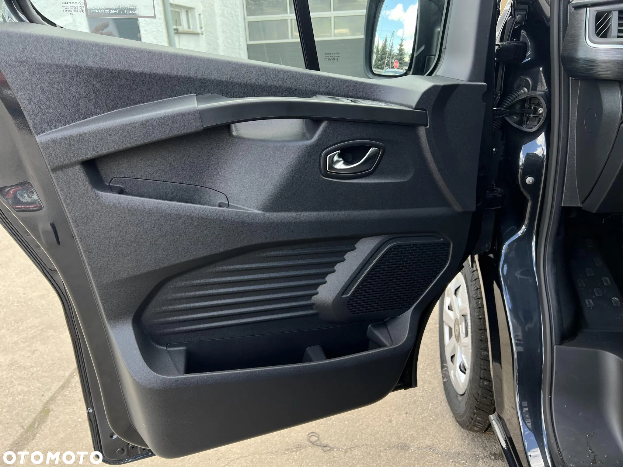 Renault Trafic - 10