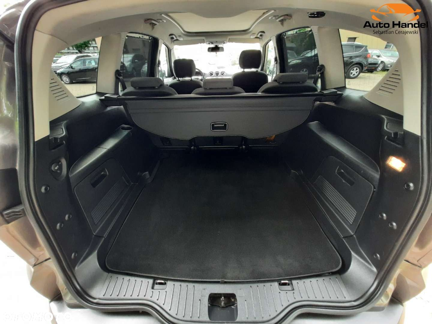 Ford S-Max 2.0 TDCi DPF Titanium - 13