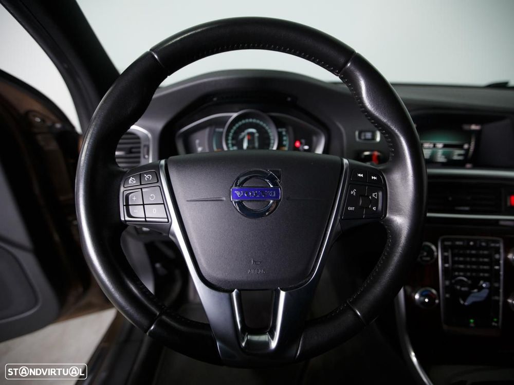 Volvo V60 Cross Country - 12