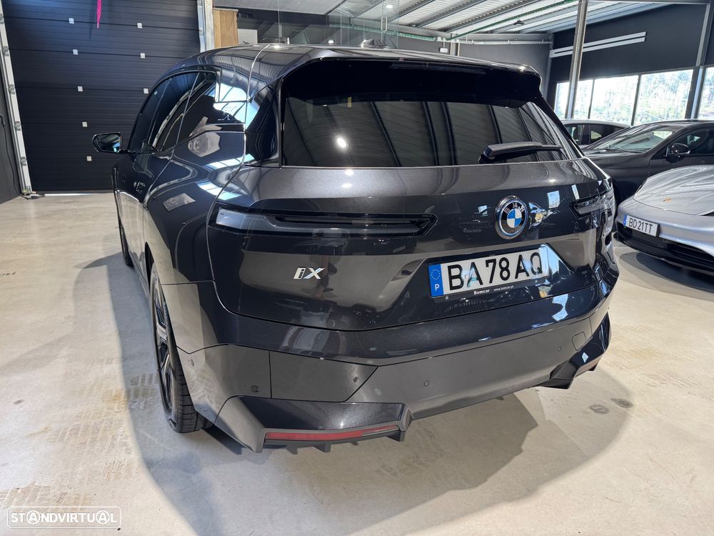 BMW iX xDrive 40 Pack Desportivo - 8