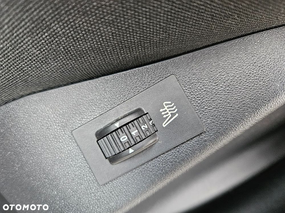 Peugeot 2008 BlueHDi 100 STOP & START Allure - 11