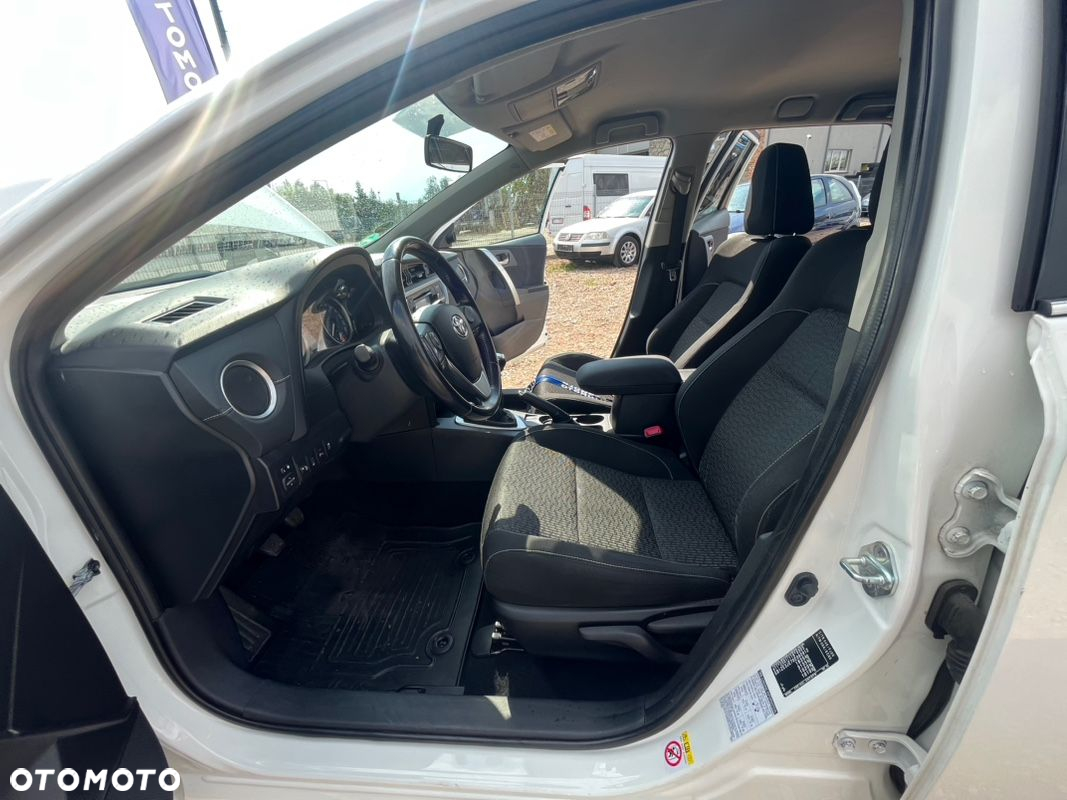Toyota Auris 1.6 Premium + - 16