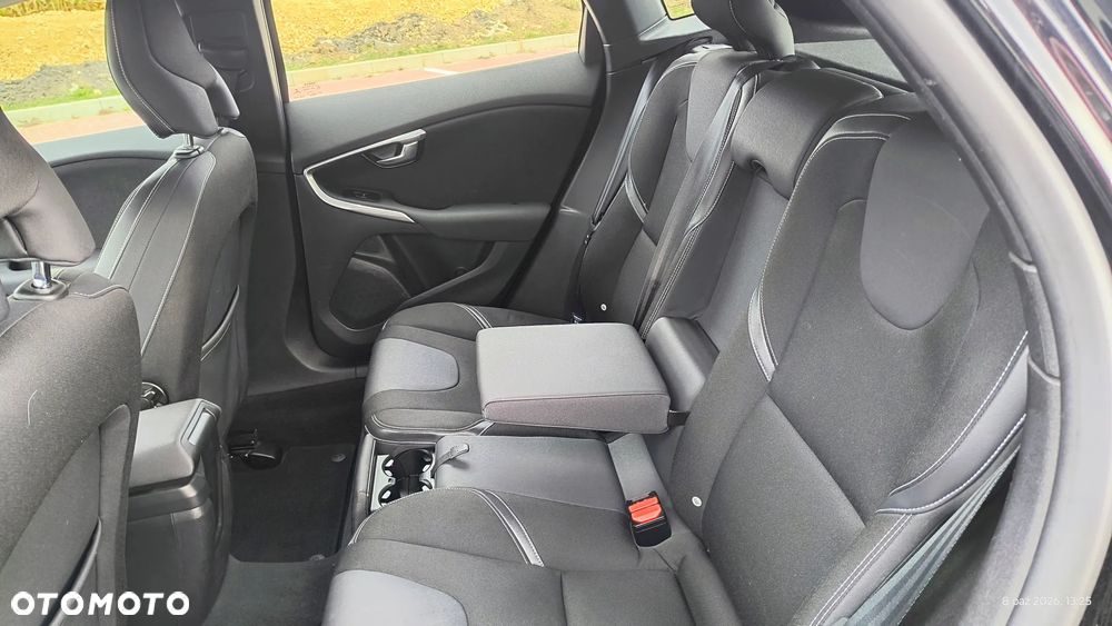 Volvo V40 - 18