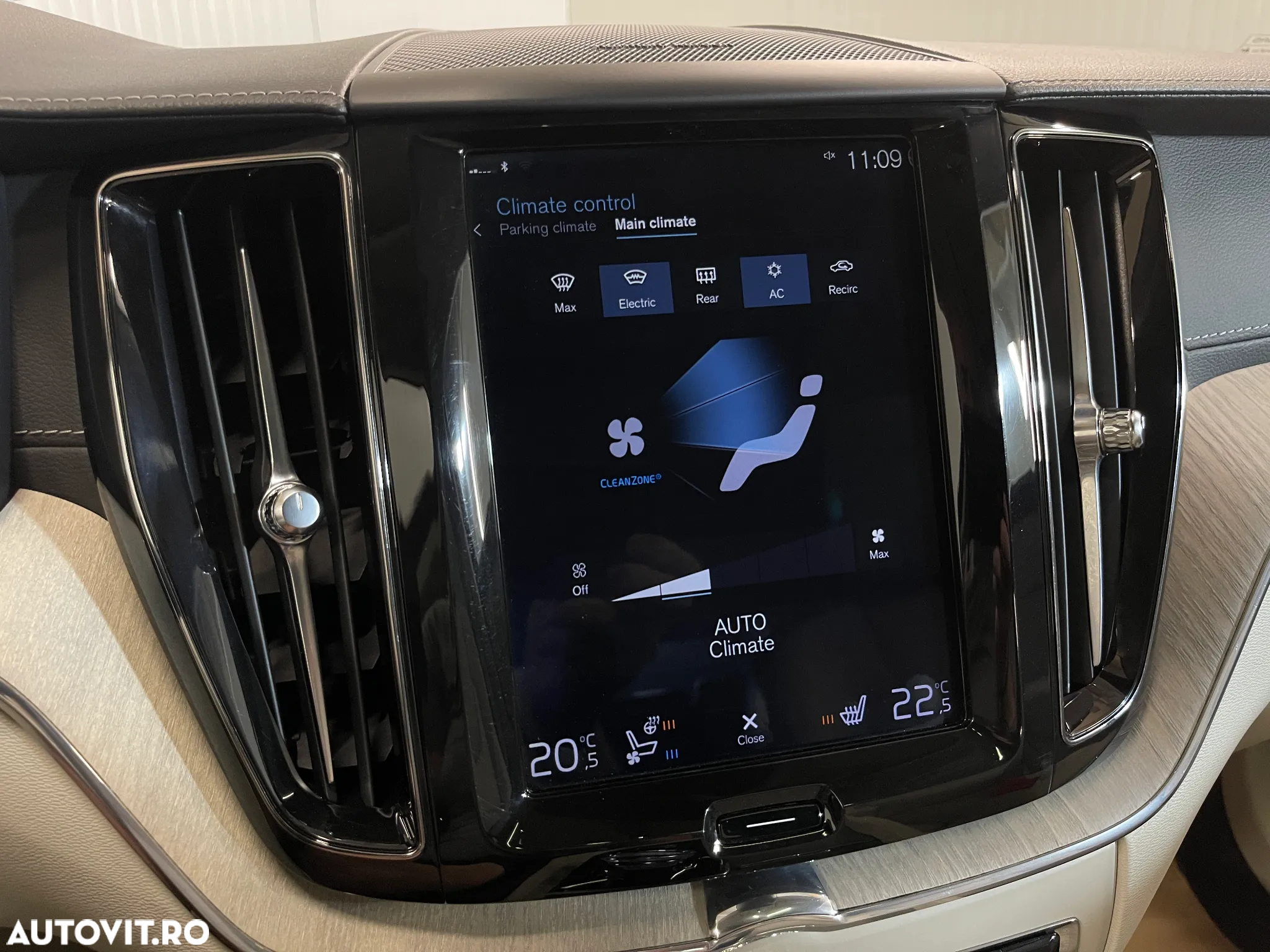 Volvo XC 60 Recharge T8 Twin Engine eAWD Inscription - 17