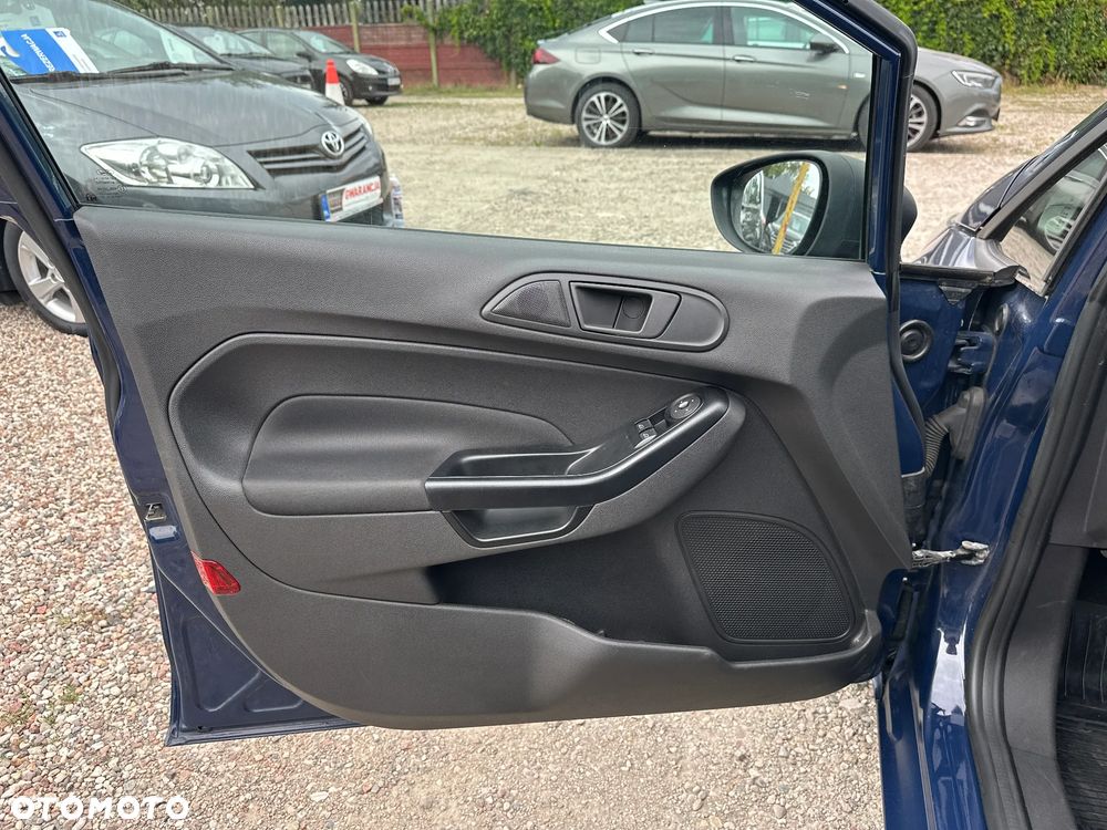 Ford Fiesta - 12