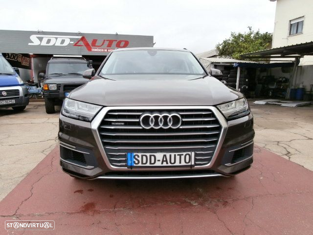 Audi Q7 3.0 TDi E-tron quattro Tiptronic - 2