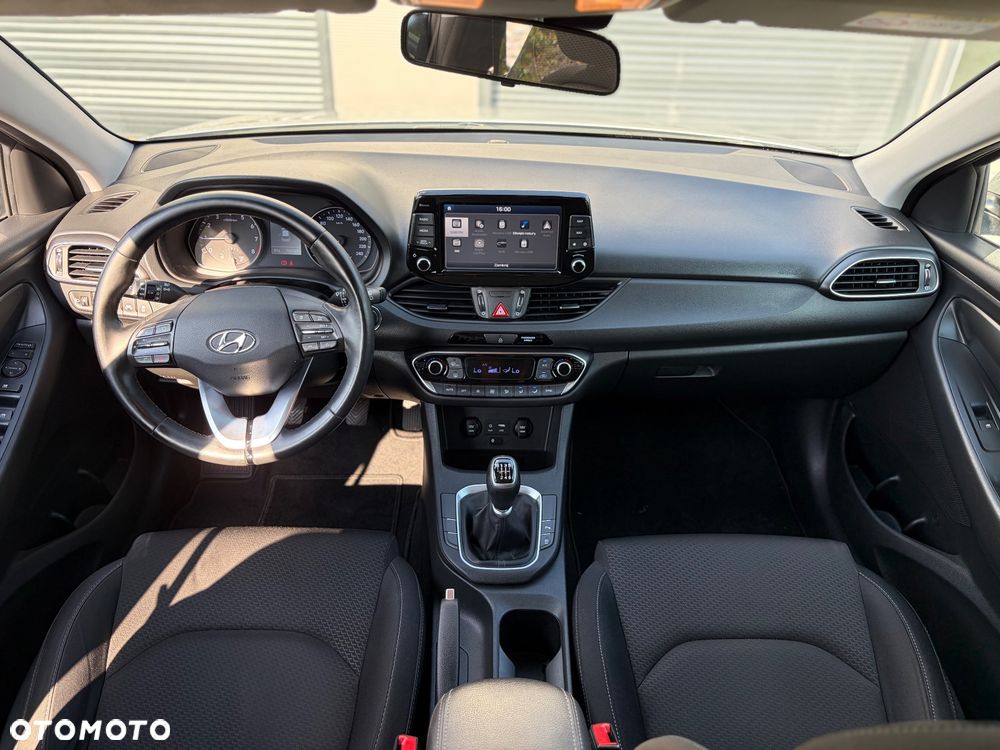 Hyundai i30 1.4 T-GDI Classic + - 23