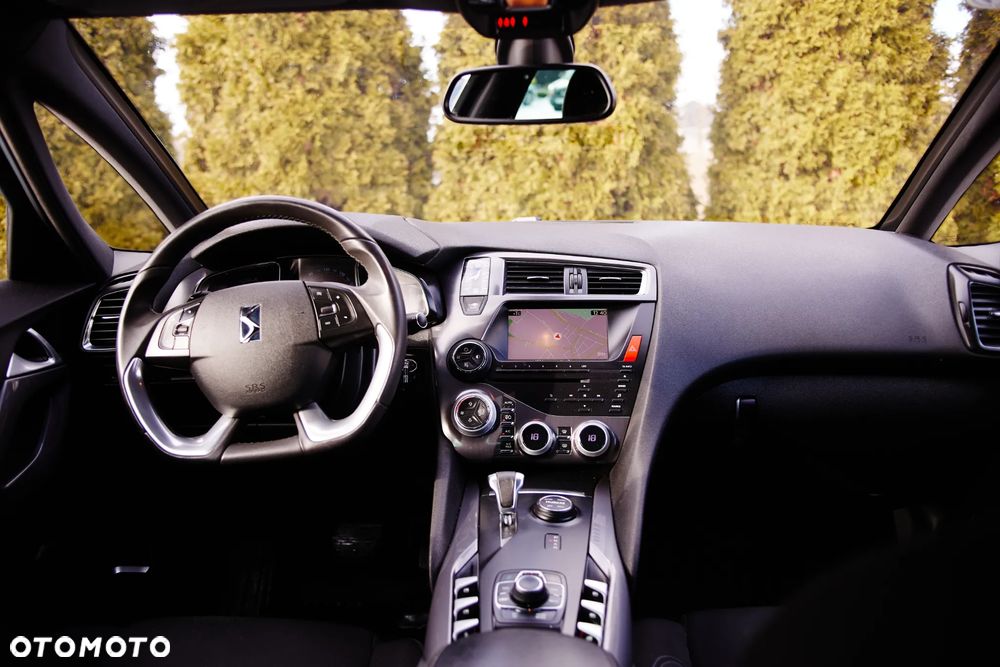 Citroën DS5 Hybrid4 EGS6 SportChic - 23