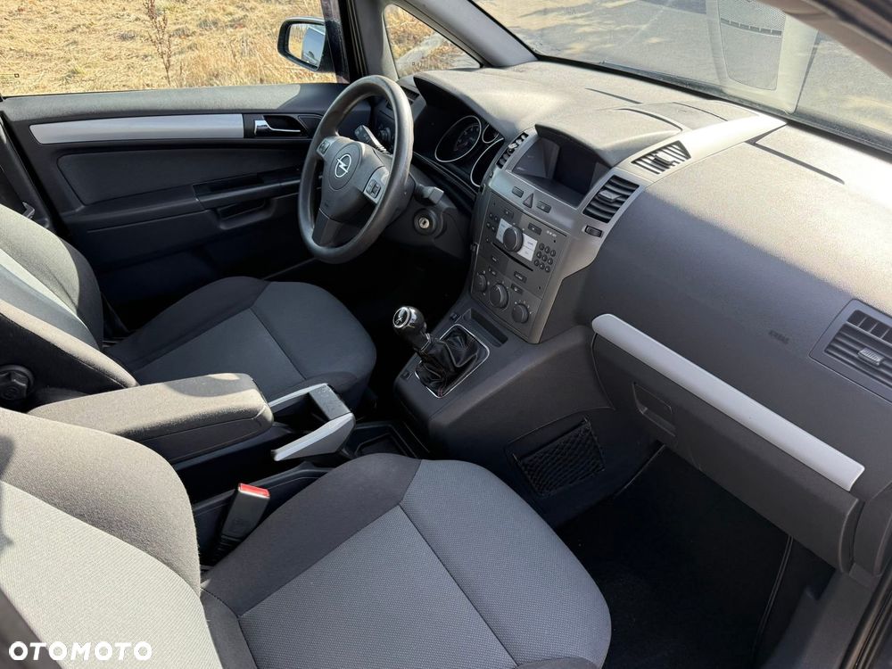 Opel Zafira 1.6 - 11
