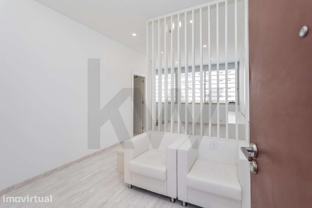 Escritório Moderno com 52 m2 nas Laranjeiras, Liboa - Grande imagem: 2/35