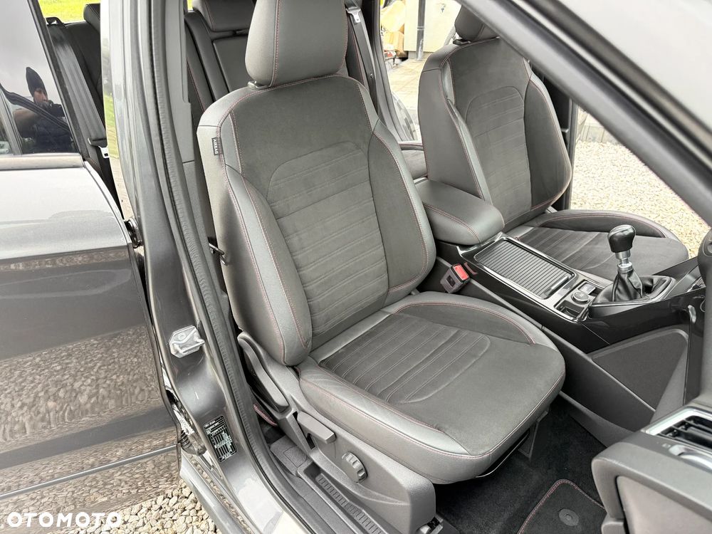 Ford Kuga 1.5 EcoBoost 2x4 ST-Line - 25