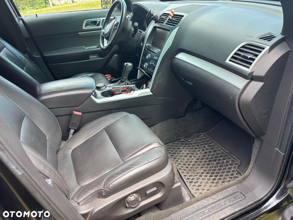 Ford Explorer - 14