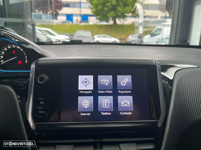 Peugeot 2008 1.2 PureTech Allure - 18