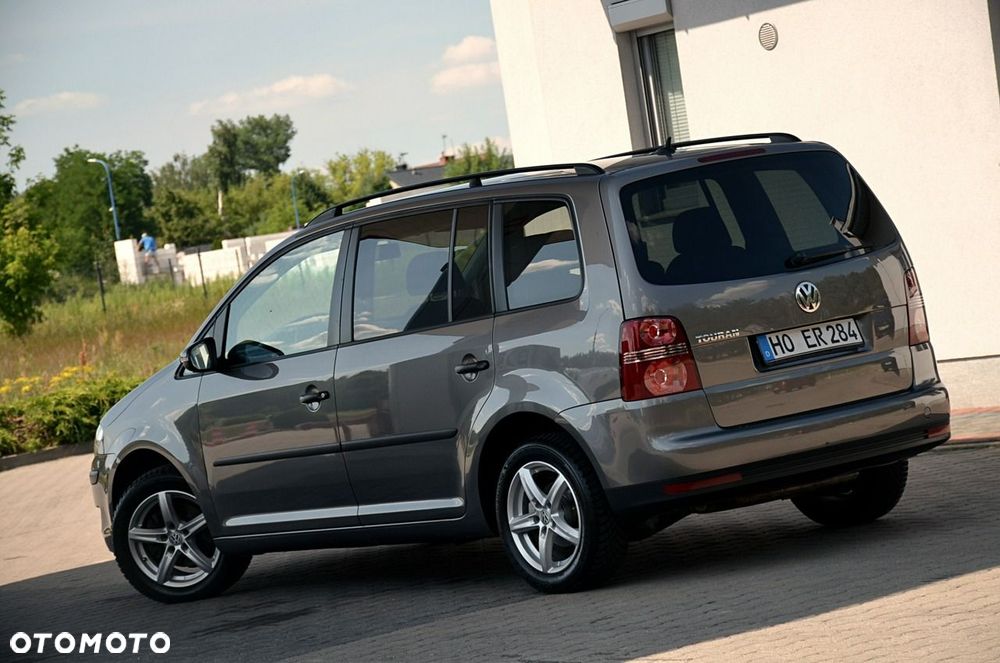Volkswagen Touran - 9