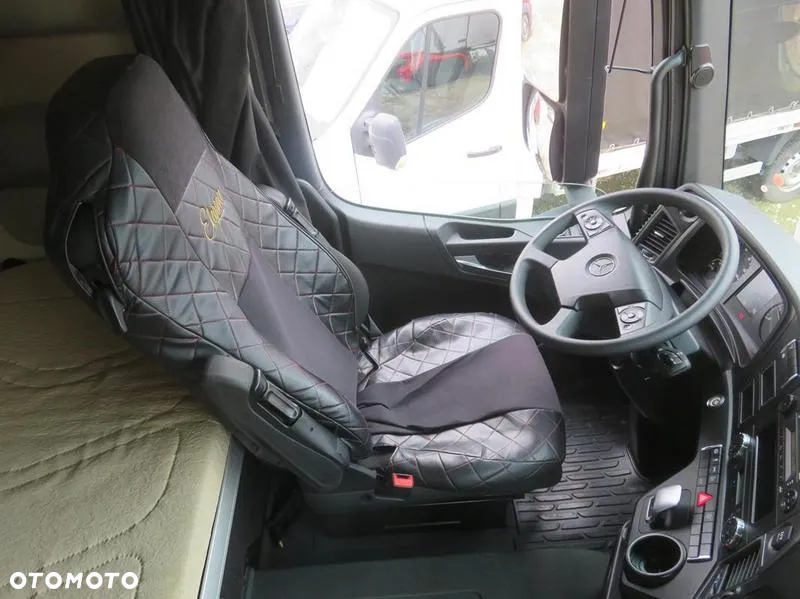 Mercedes-Benz ACTROS - 9