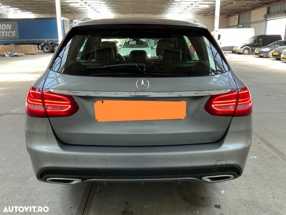 Mercedes-Benz C - 8