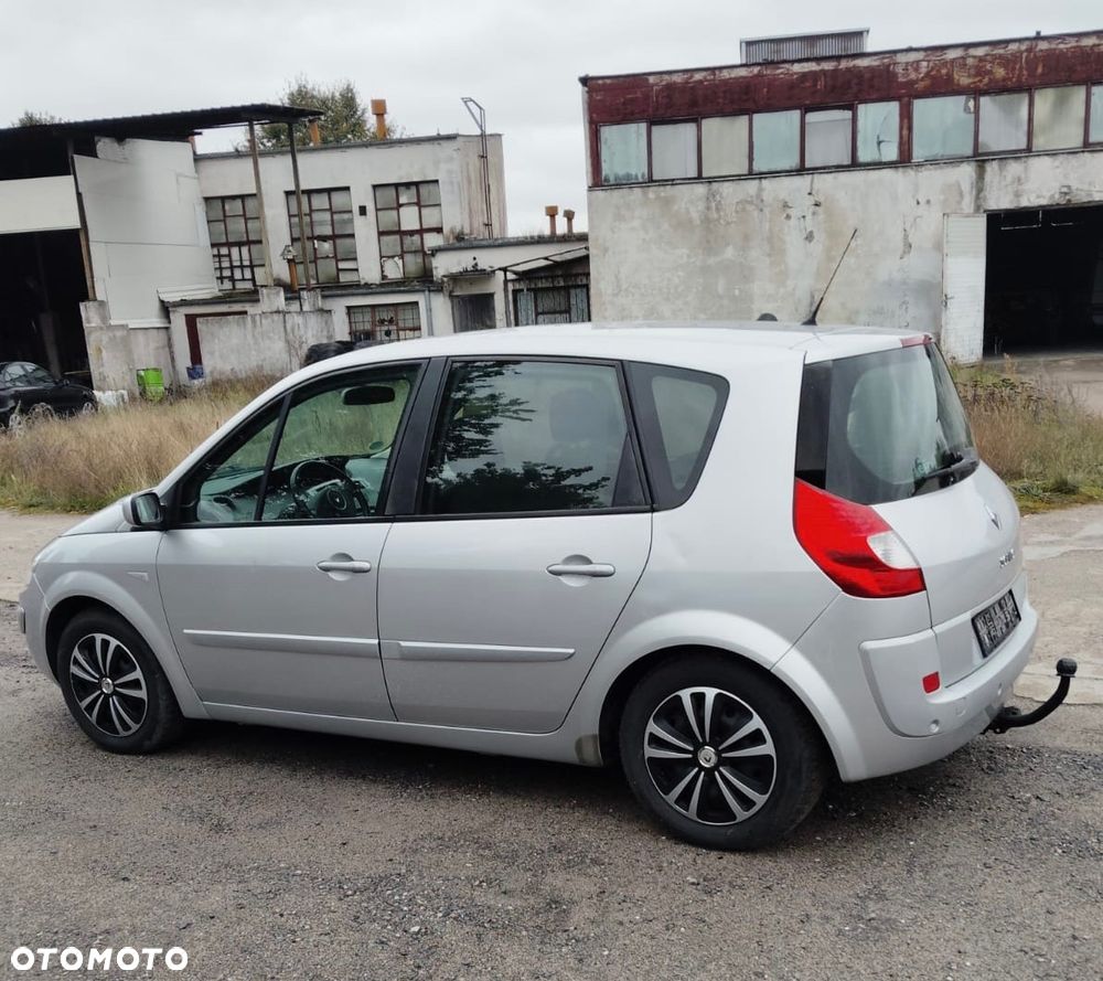 Renault Scenic 2.0 16V Privilege - 8