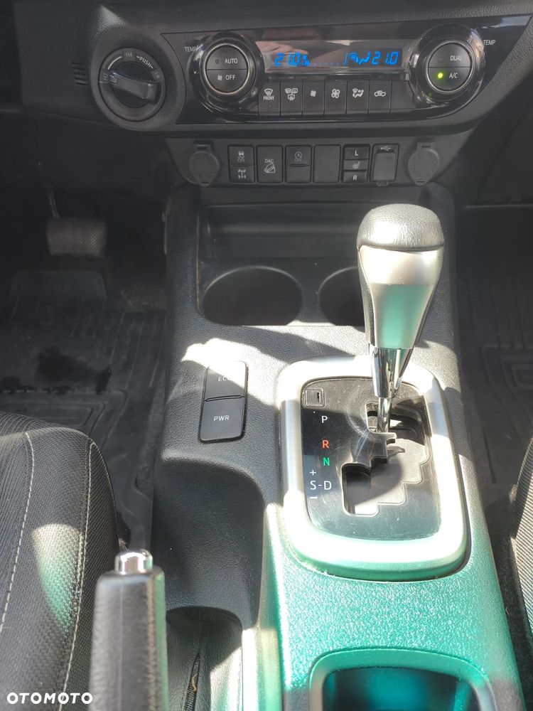 Toyota Hilux 2.8 D-4D Double Cab SR5 4x4 - 17