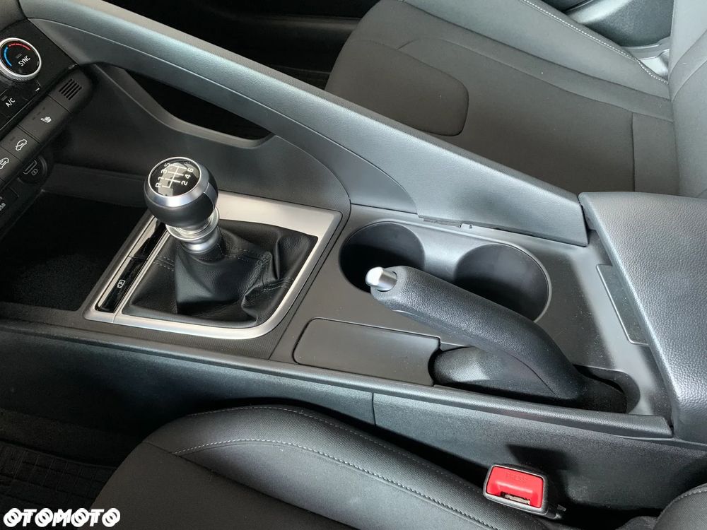 Hyundai Elantra 1.6 Smart - 12