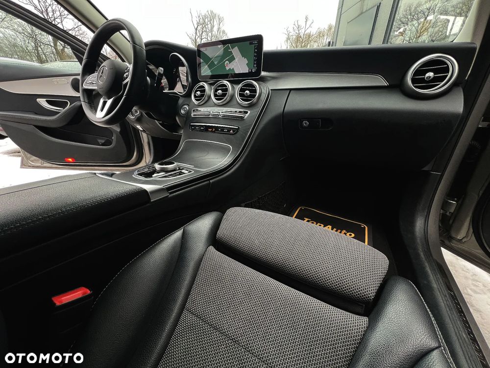 Mercedes-Benz Klasa C 220 d 9G-TRONIC - 20