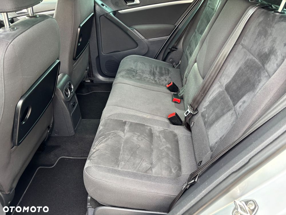 Volkswagen Tiguan 2.0 TDI DPF BlueMotion Technology Sport & Style - 23