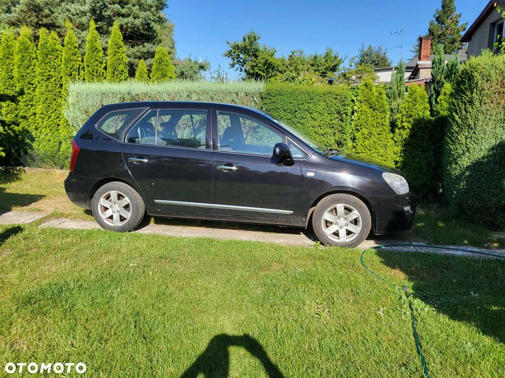 Kia Carens - 1