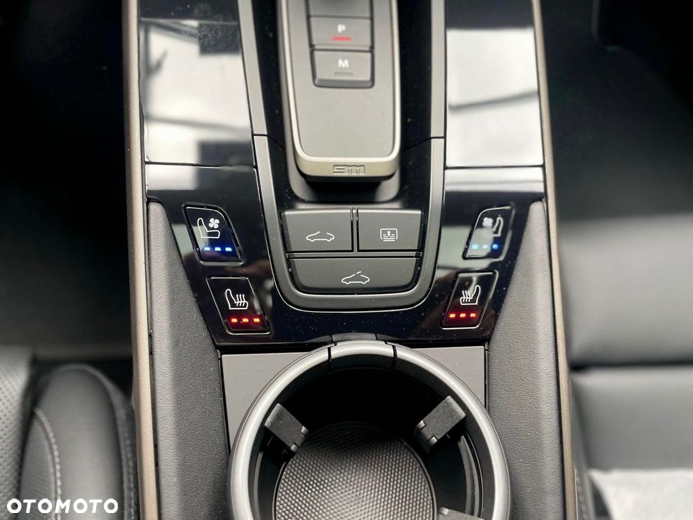 Porsche 911 Turbo 50 Jahre - 8