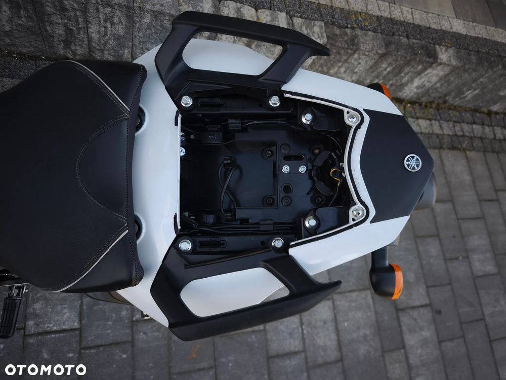 Yamaha FZ8 - 16