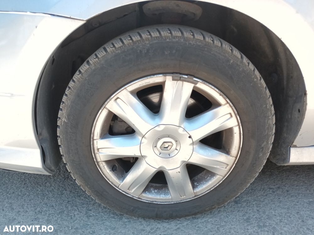 Dezmembrari  Renault LAGUNA 3  2007  > 0000 2.0 dCi (BT08, BT0K, BT0J - 17