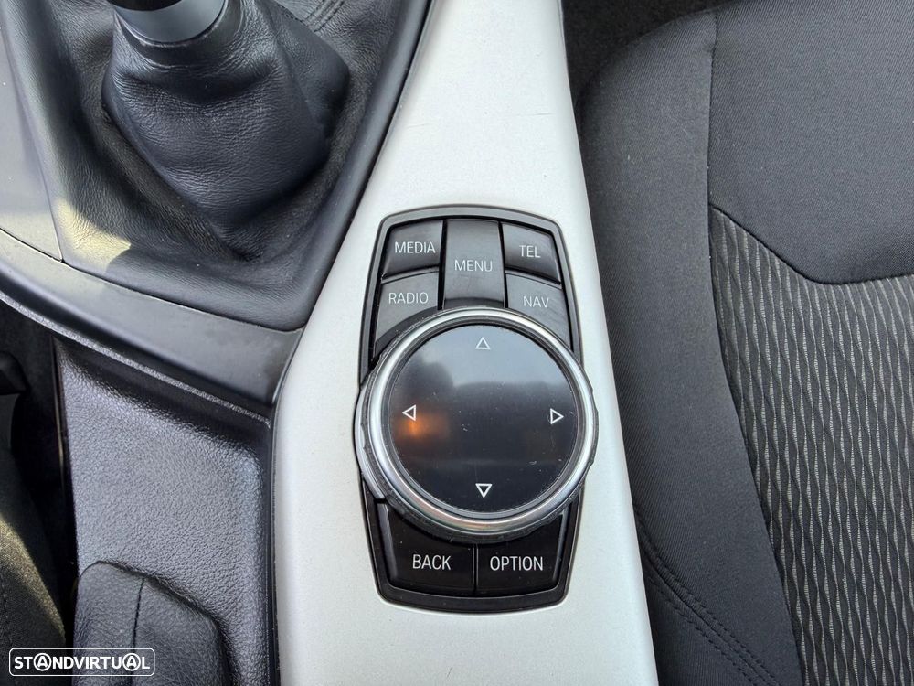 BMW 116 d Pack M - 23