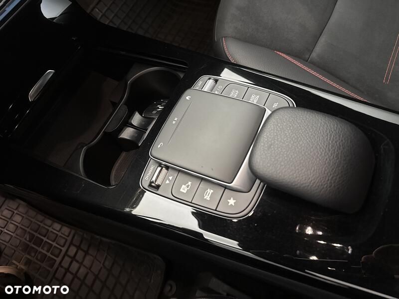 Mercedes-Benz CLA 250 4-Matic AMG Line 7G-DCT - 16