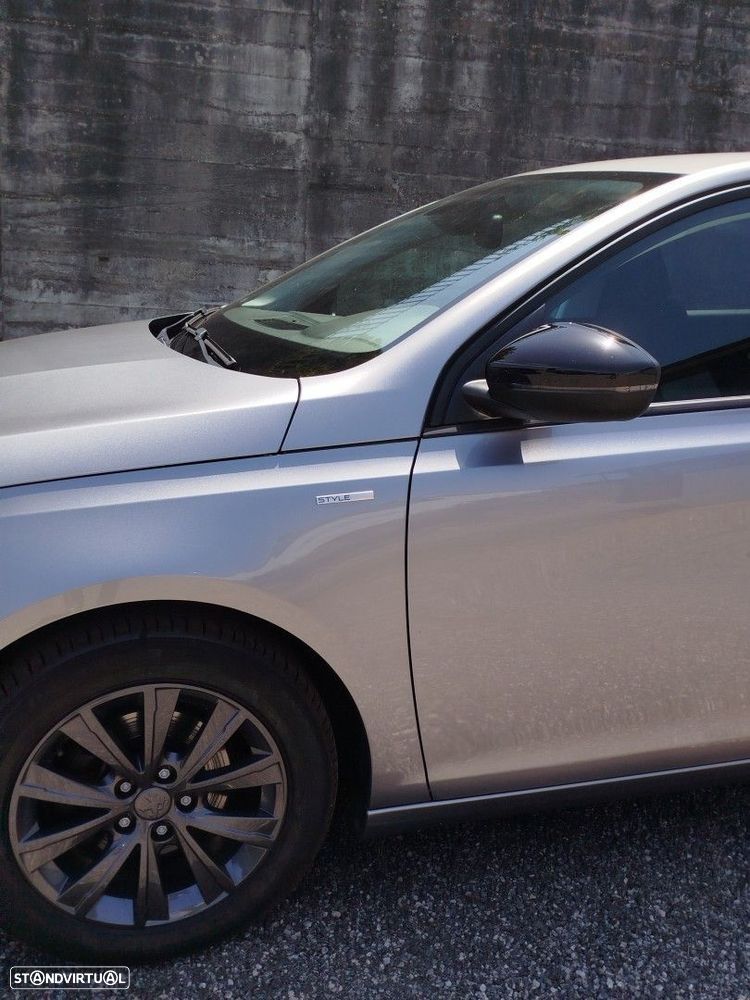 Peugeot 308 SW 1.2 PureTech Style - 14