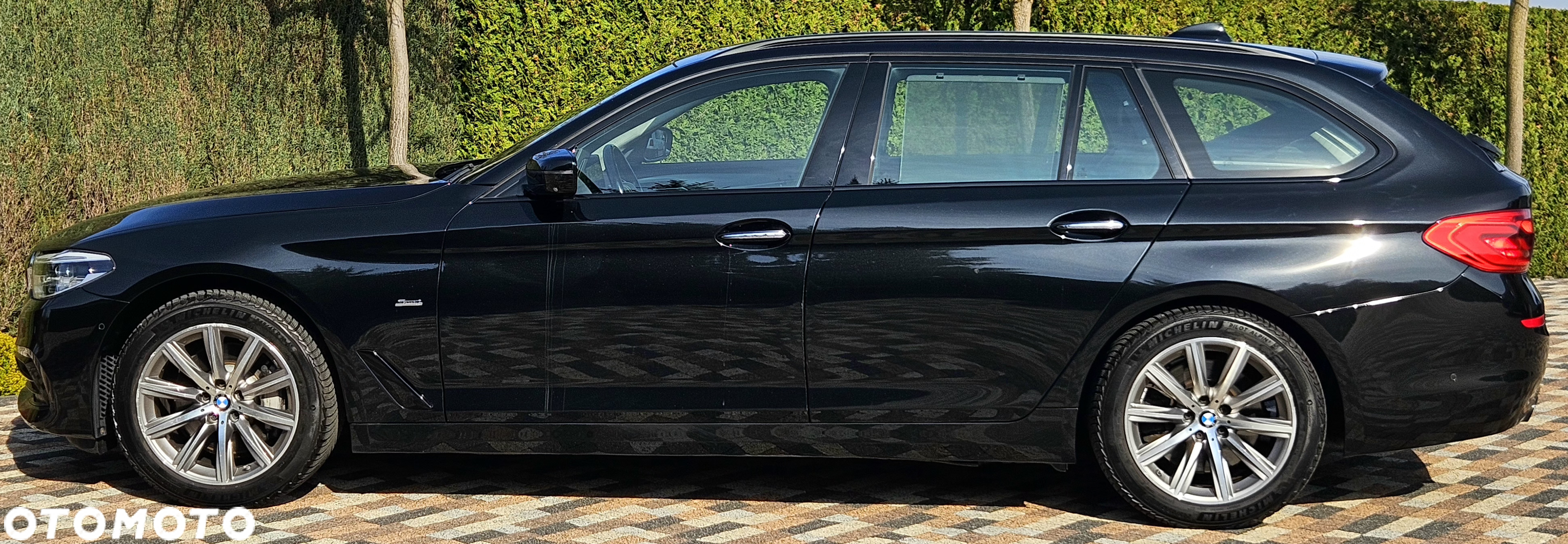 BMW Seria 5 530d xDrive Sport Line sport - 9