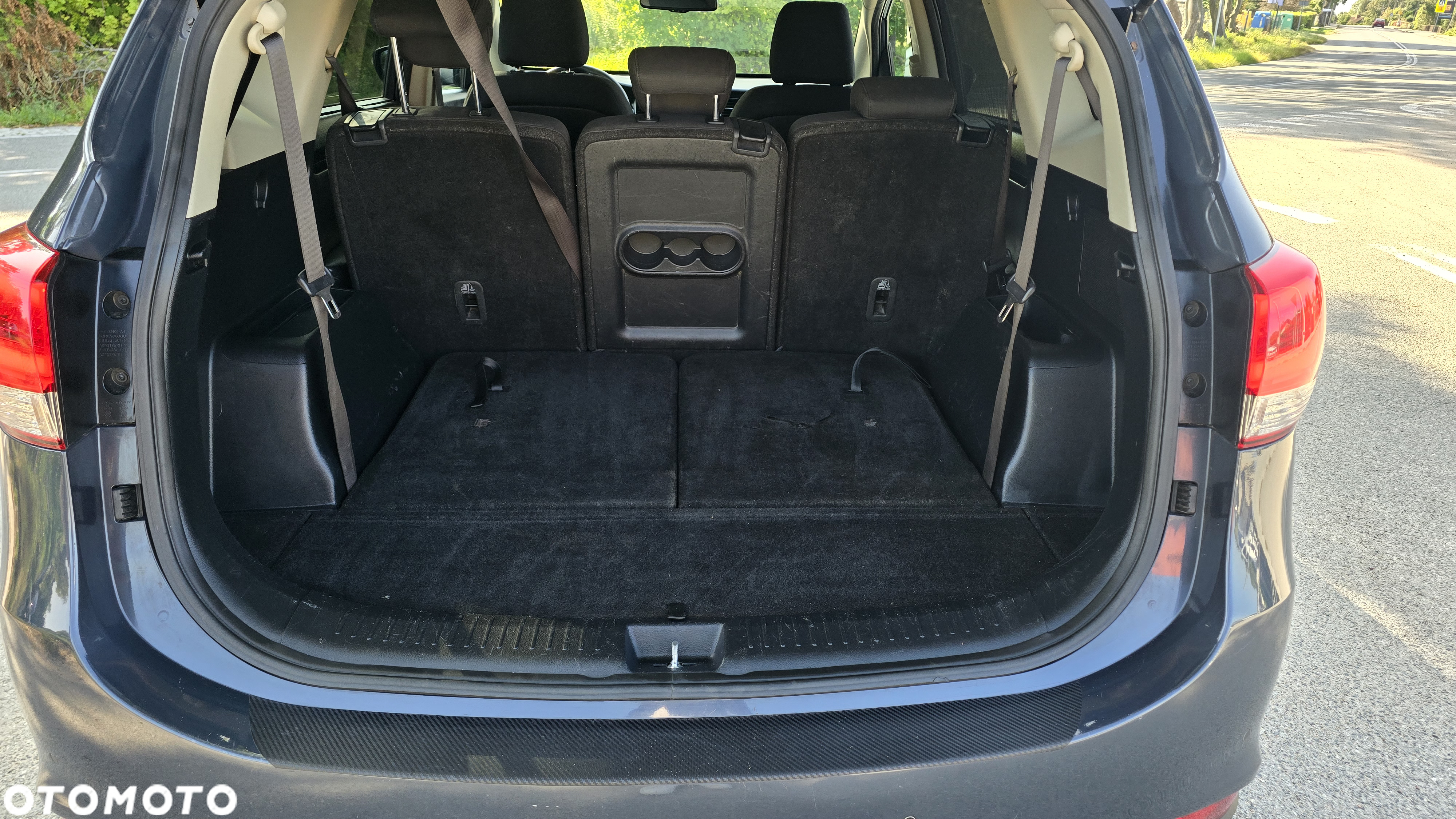 Kia Carens 1.6 GDI S 7os - 36