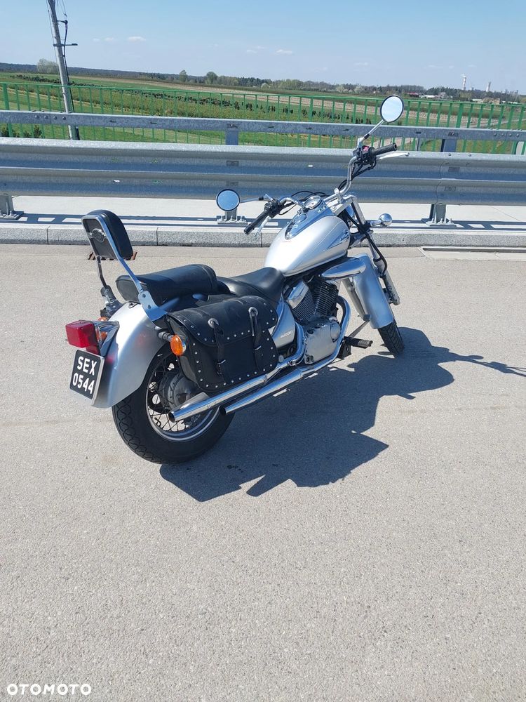 Suzuki Intruder - 15