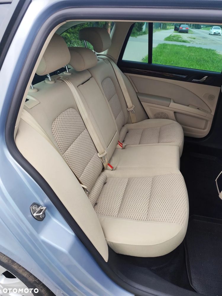 Skoda Superb 2.0 TDI Elegance DSG - 33