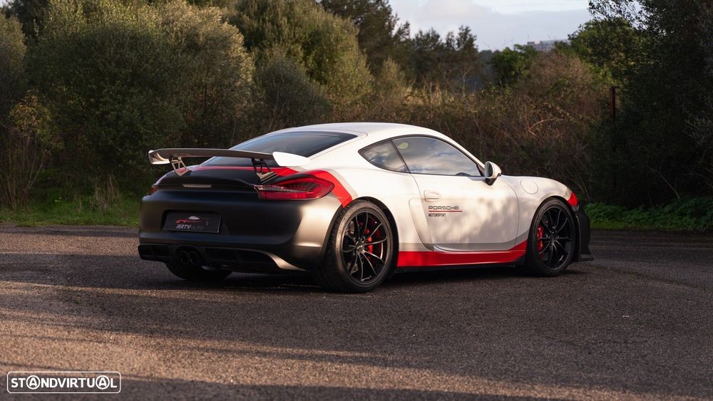 Porsche Cayman GT4 - 2