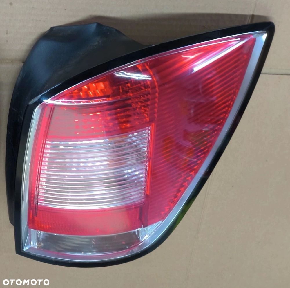 Astra H lampa tylna tył PRAWA EU stan bdb lift kombi Opel ~~ - 1