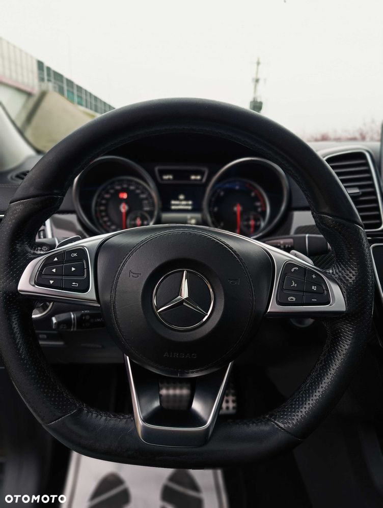 Mercedes-Benz GLS - 8