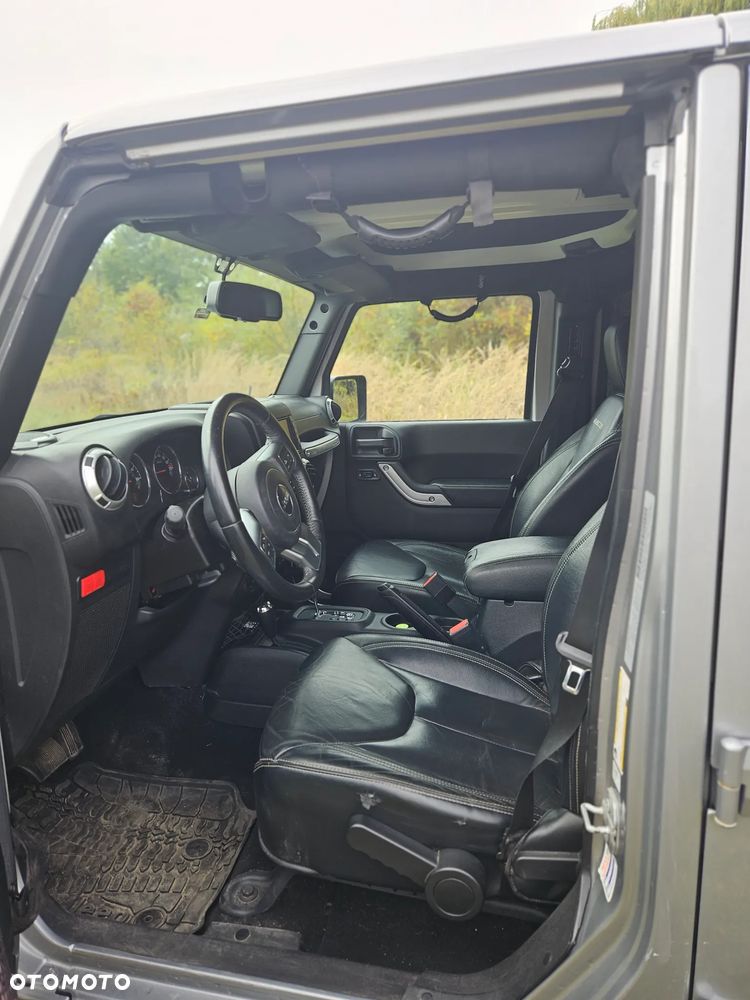 Jeep Wrangler - 10