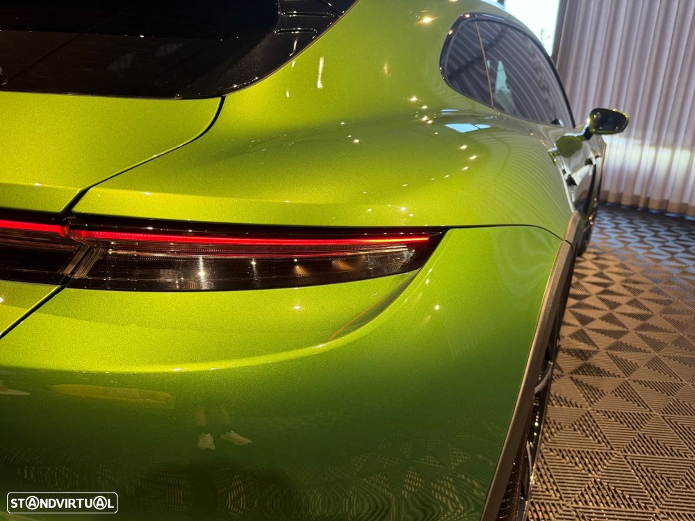 Porsche Taycan Cross Turismo 4S - 18