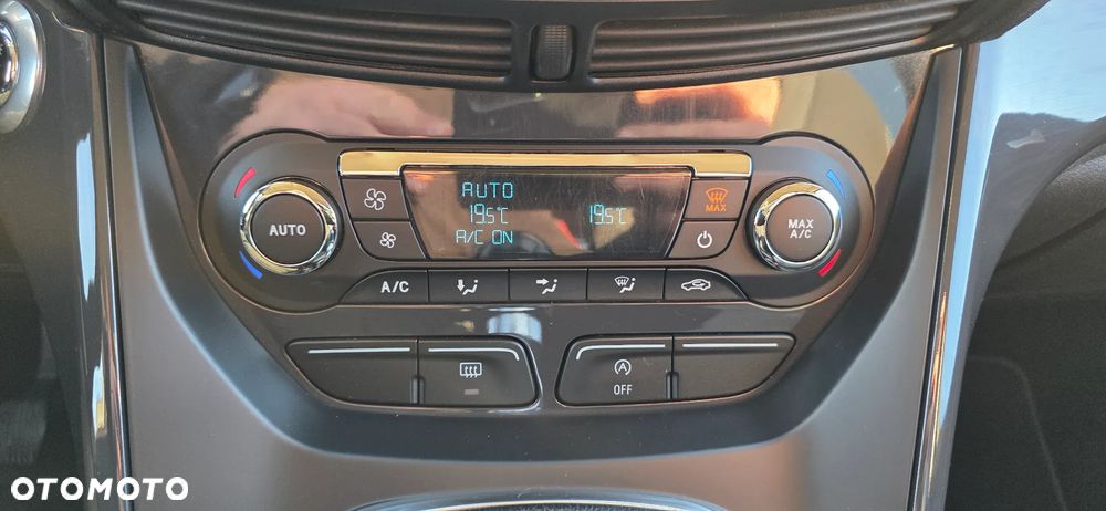 Ford Kuga 2.0 TDCi FWD Titanium - 21