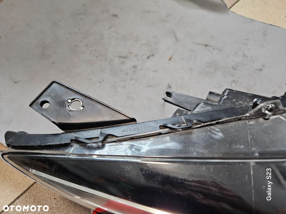 Lampa prawa przód przednia Mazda 3 III BM Lift 2017r Europa - 4